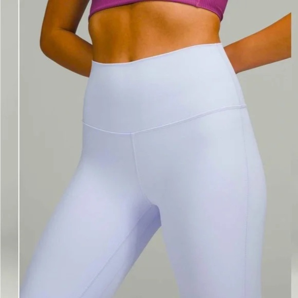 LULULEMON ALIGN HIGH-RISE PANT 25"
PASTEL BLUE Size 8